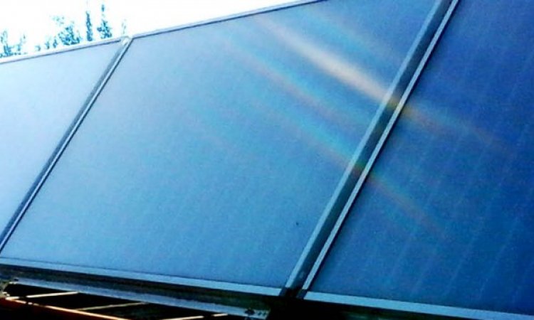 Système solaire combiné, 4 capteurs sur avancé terrasse, Argeles, S-THERMIQUE